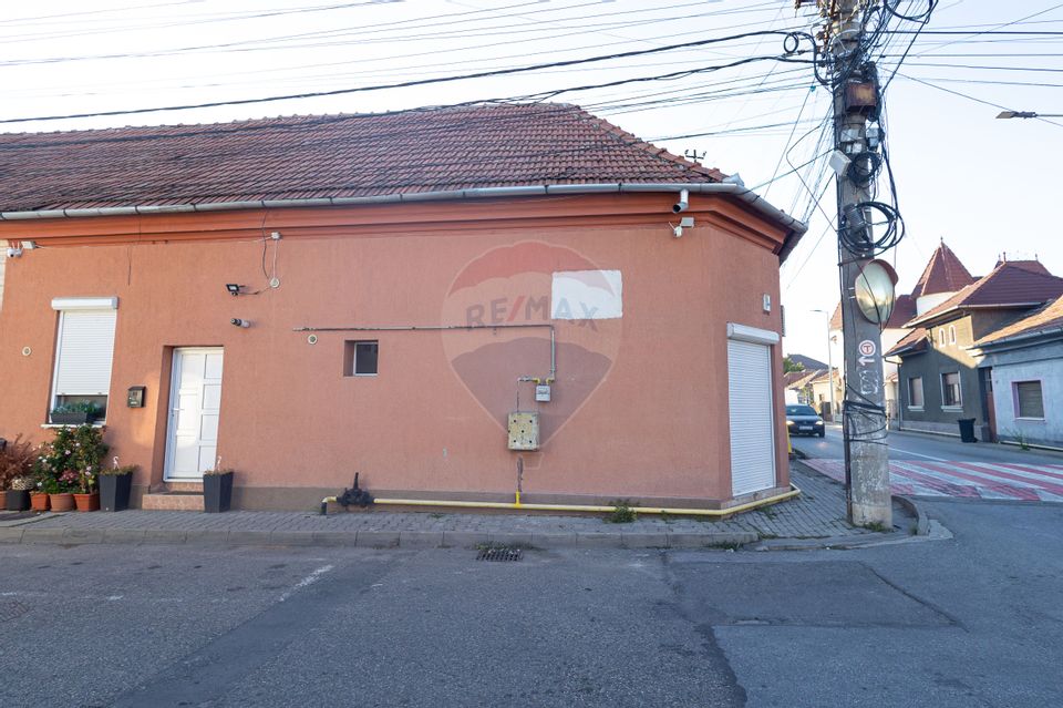 Apartament de vânzare și spațiu comercial COMISION 0%