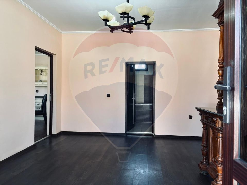 4 room House / Villa for sale