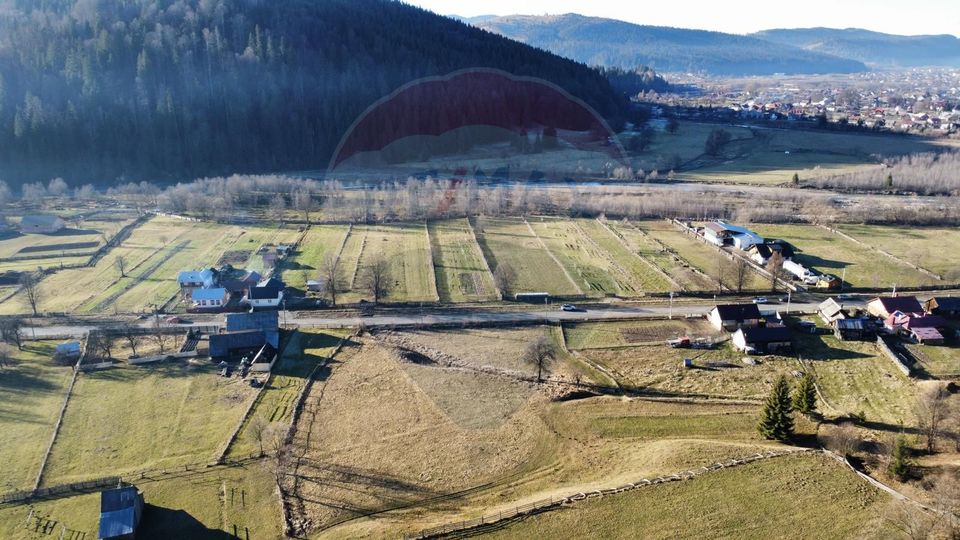 Land 5,282sqm Vatra Moldovitei / None