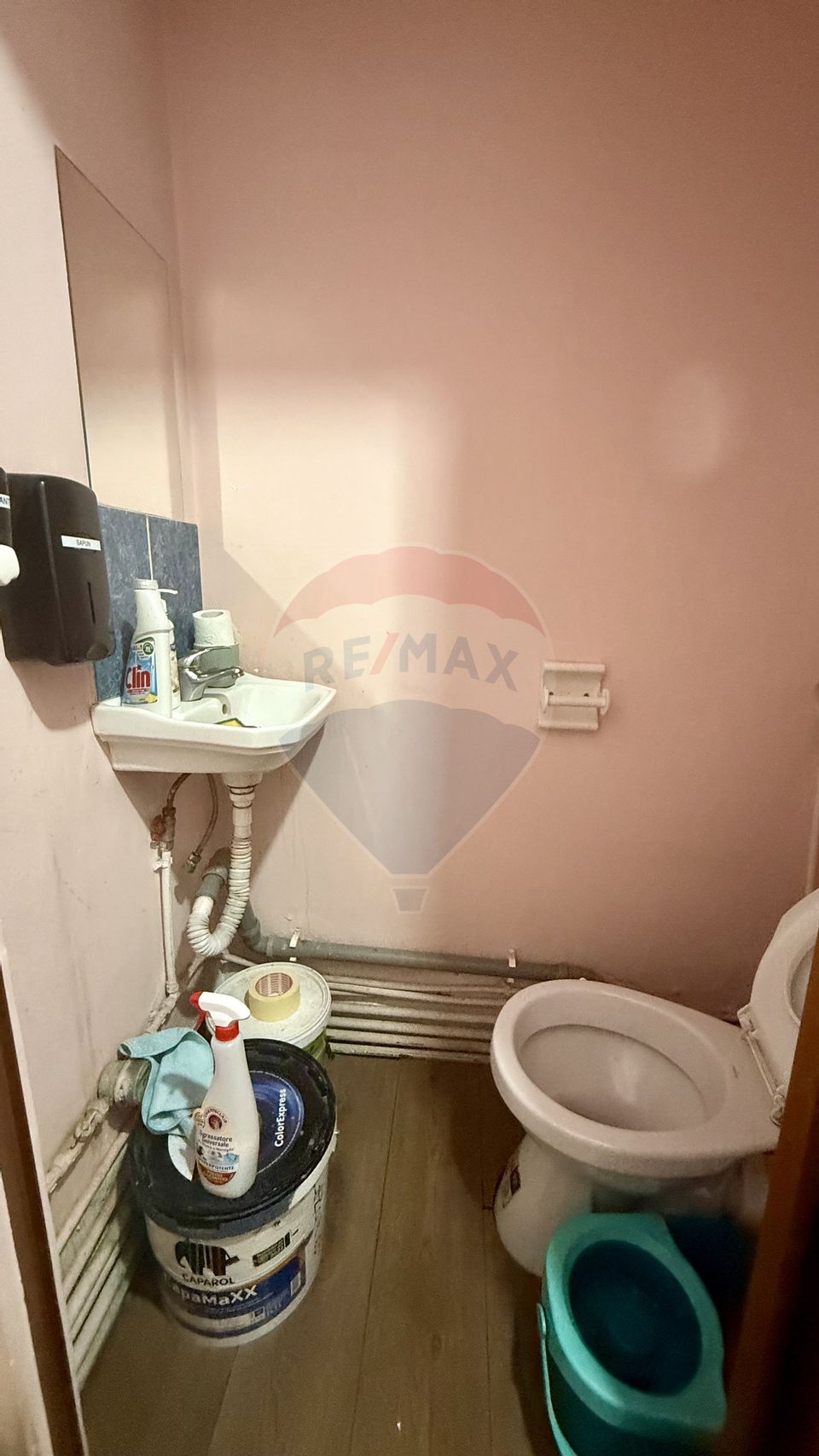 24sq.m Commercial Space for rent, Ultracentral area