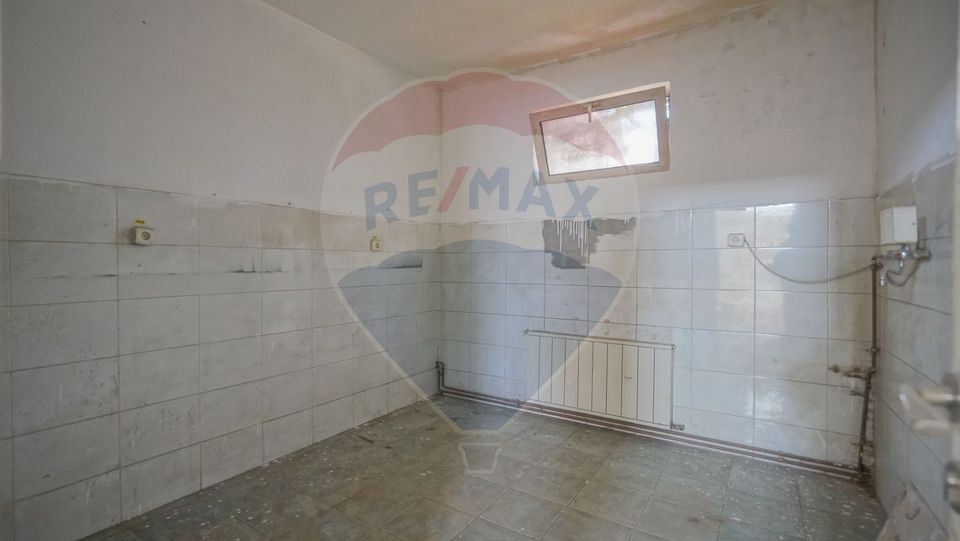 794sq.m Industrial Space for rent, Periferie area