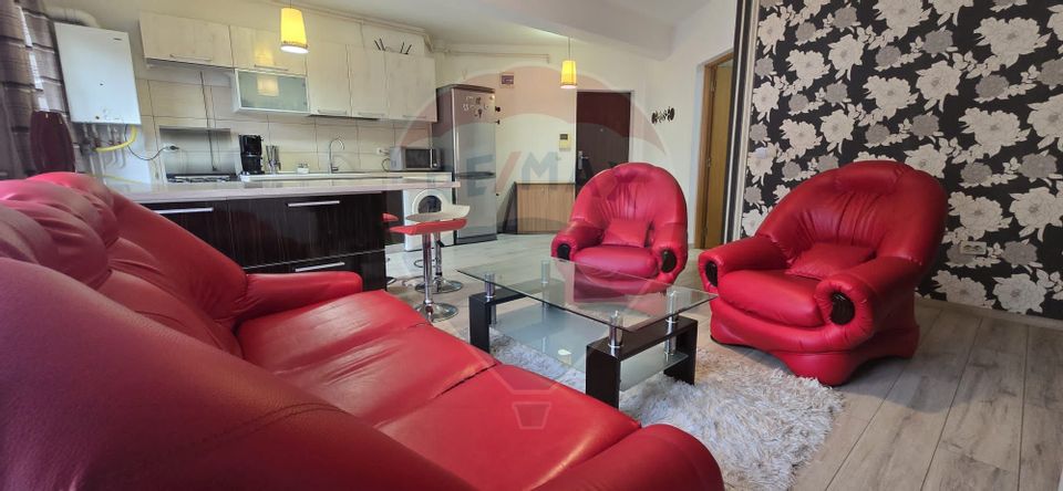 Apartament cu 3 camere de vânzare în zona Strand