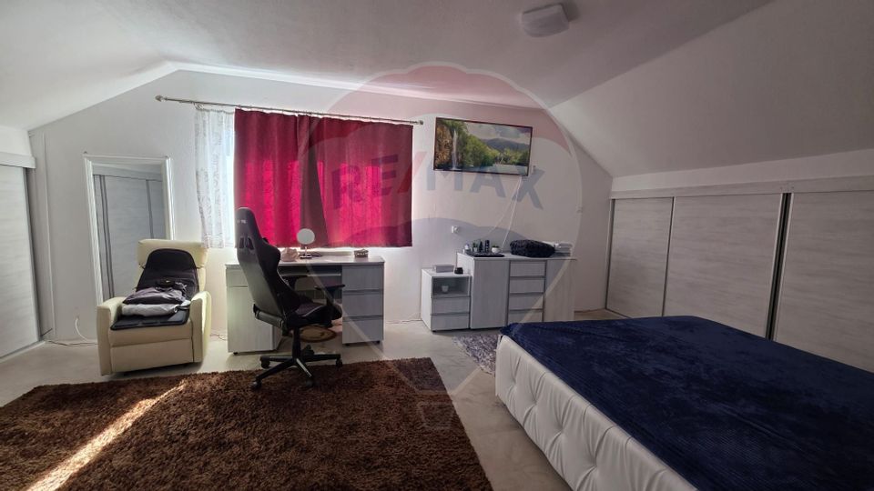 Casă / Vilă cu 4 camere de vânzare