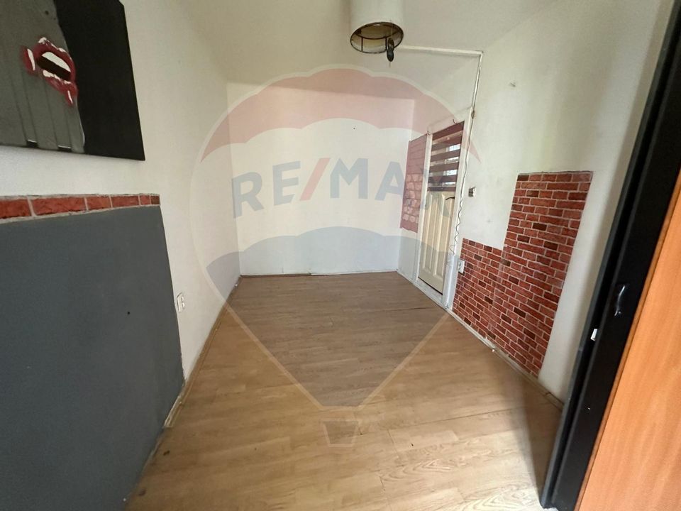 3 room House / Villa for sale, Decebal area