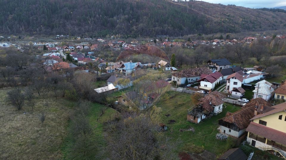 Casă si teren de vânzare in Leresti la super preț