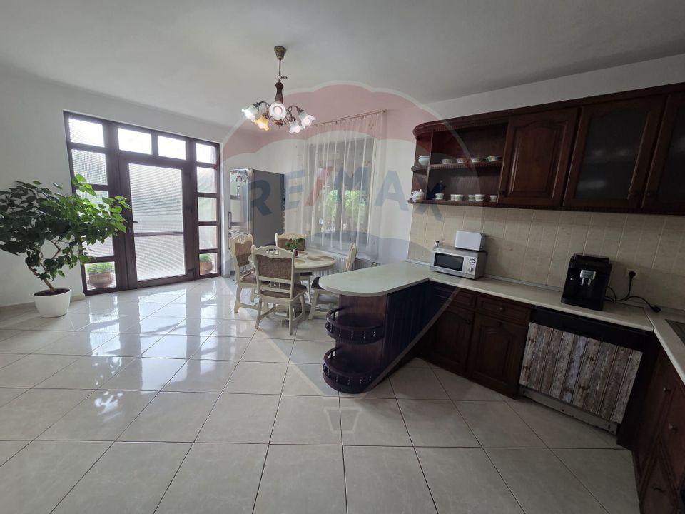 5 room House / Villa for sale, Vest area