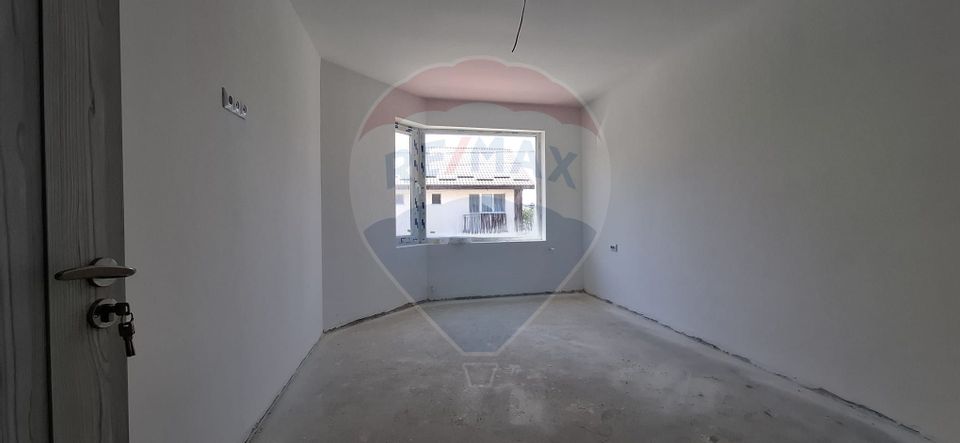 4 room House / Villa for sale