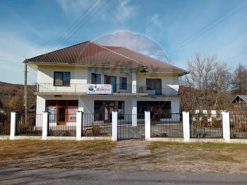 5 room House / Villa for sale