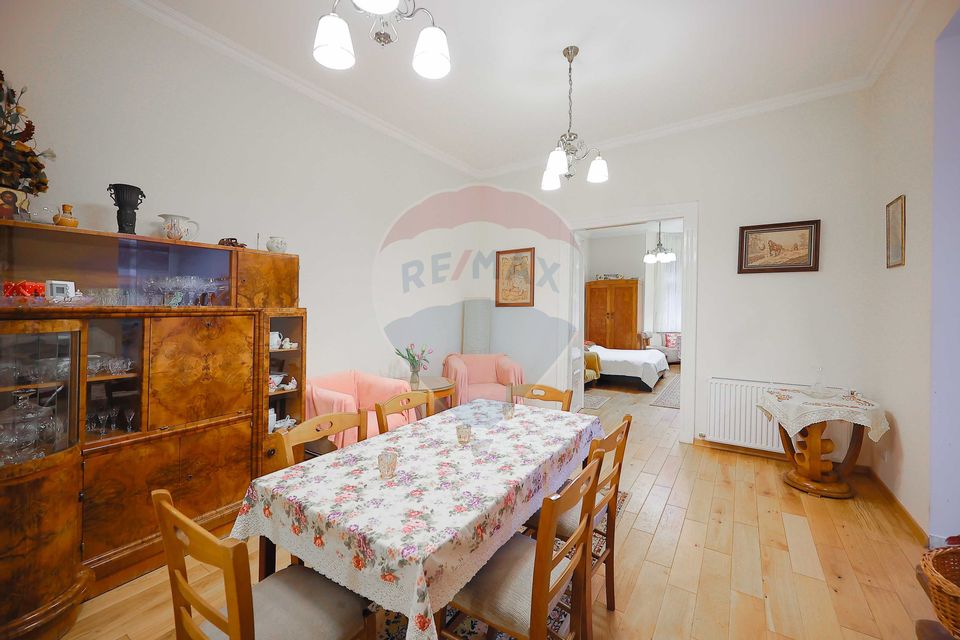 De vânzare Casǎ cu 4 camere, singur în curte, Ultracentral.