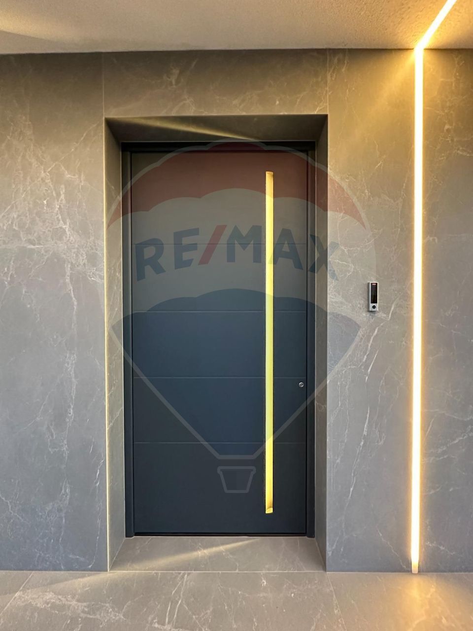 Vila moderna de inchiriat cu 5 camere, prima inchiriere