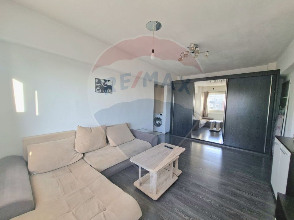Apartament cu 3 camere de închiriat în zona Micalaca