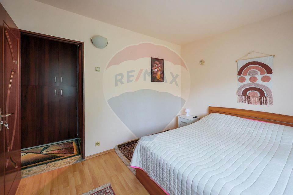 Apartament cu 2 camere de vânzare, în zona Rogerius