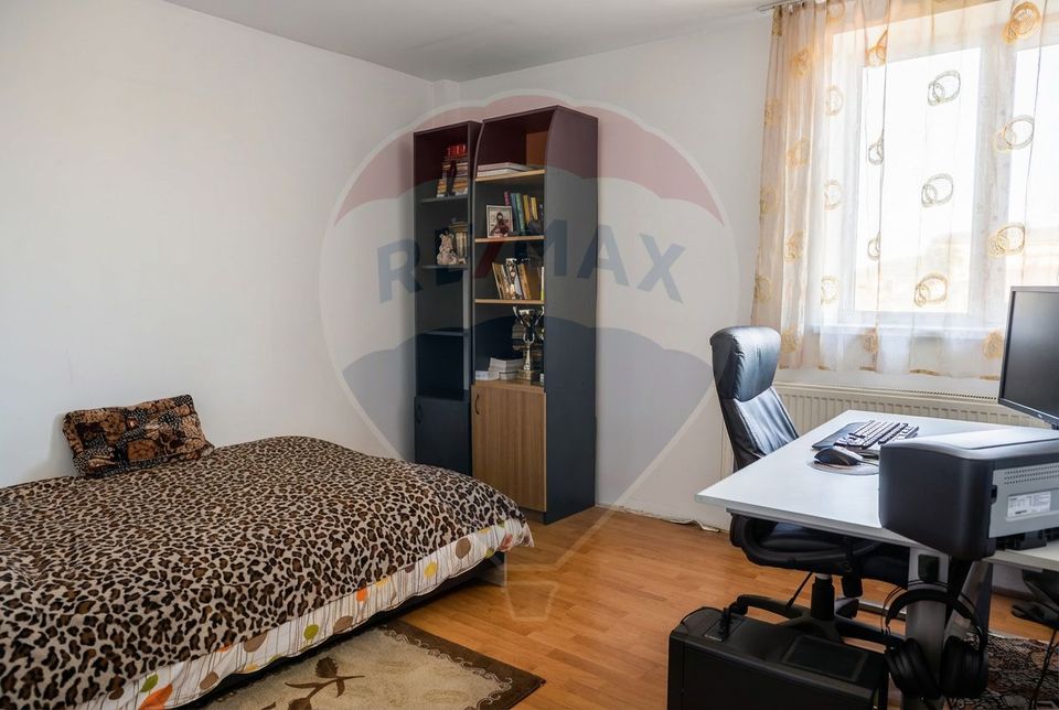 8 room House / Villa for sale, Sud-Est area