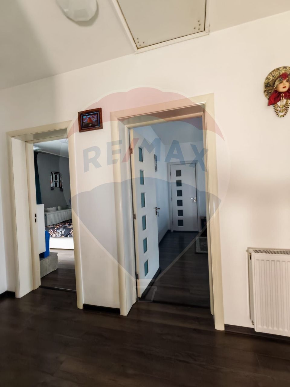 Casă / Vilă cu 4 camere de închiriat