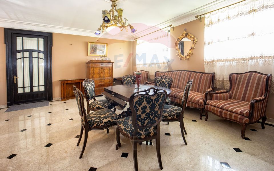 Casa moderna, plus spatiu comercial, teren 1500mp!