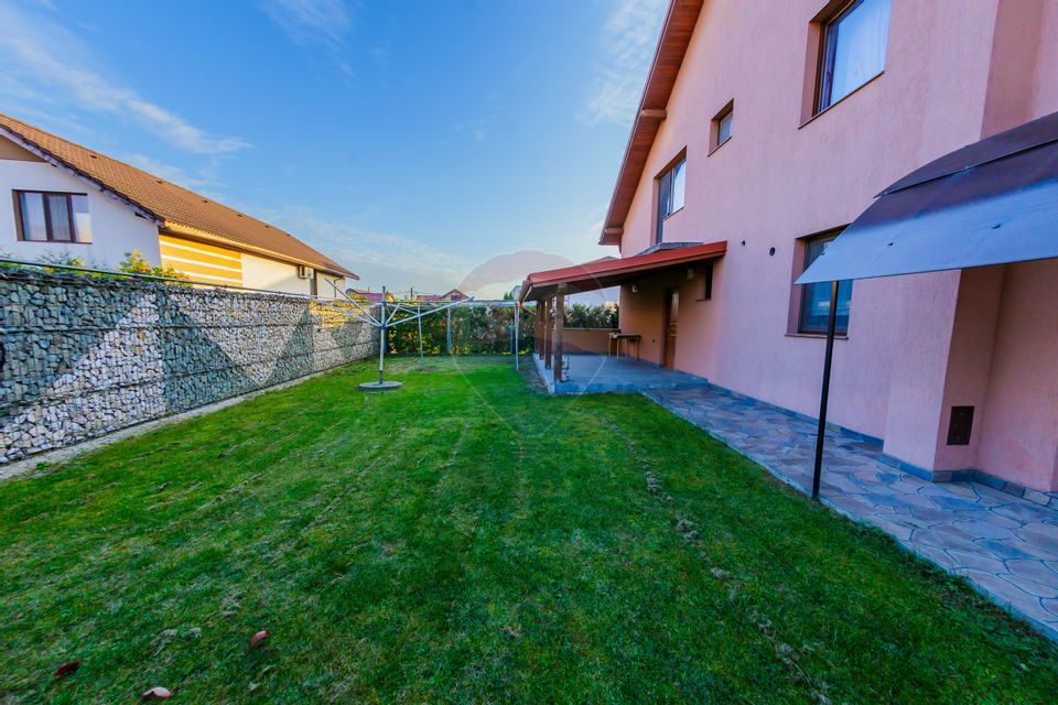 5 room House / Villa for sale, Vest area