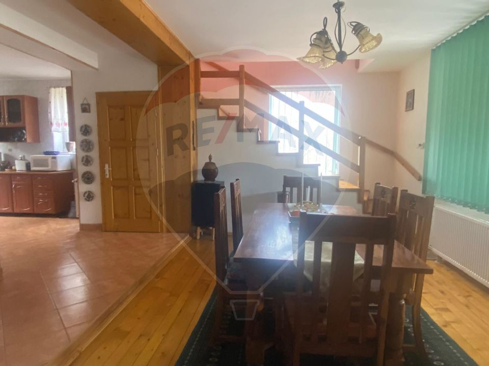 DE VANZARE Casă / Vilă cu 6 camere  Podul Dambovitei/ Arges