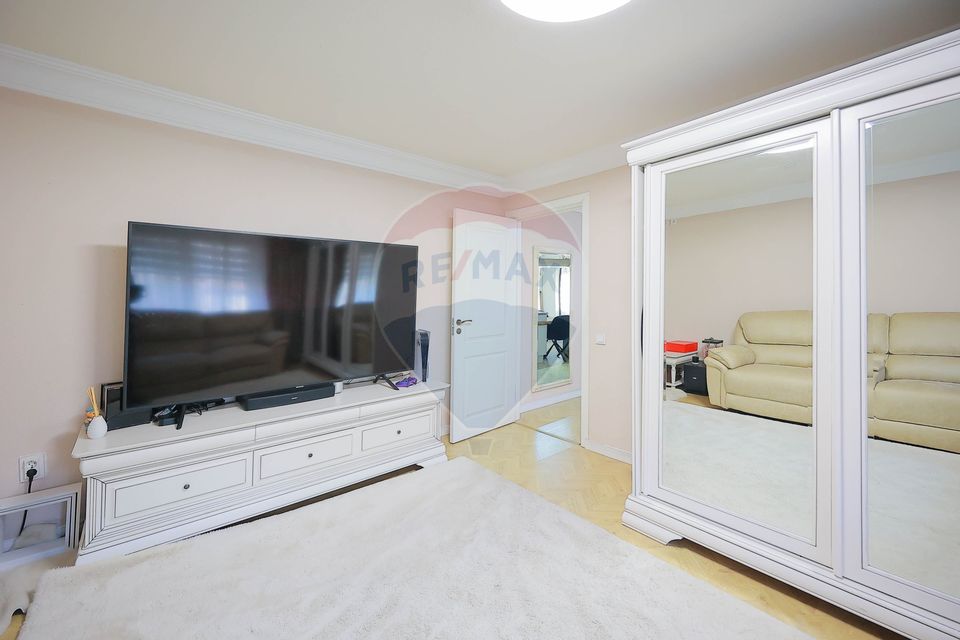 De vânzare Casǎ cu 4 camere, singur în curte, Ultracentral.