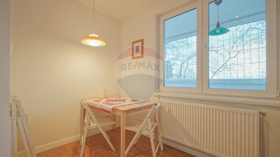 Apartament cu 3 camere de închiriat B-dul Victoriei
