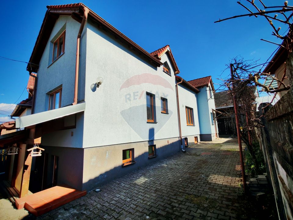 Casă spațioasă cu panoramă superbă+garsonieră separată, venit pasiv.