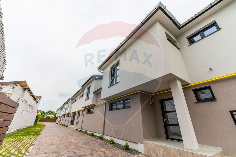 4 room Apartment for sale, Parneava area