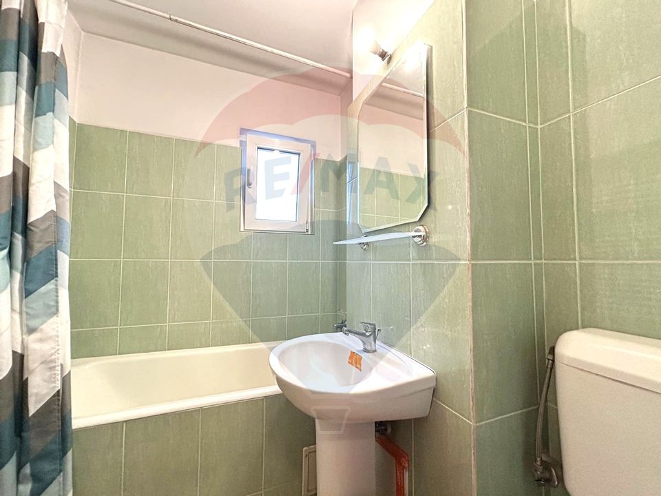 Apartament cu 3 camere de vânzare în zona Drumul Gazarului