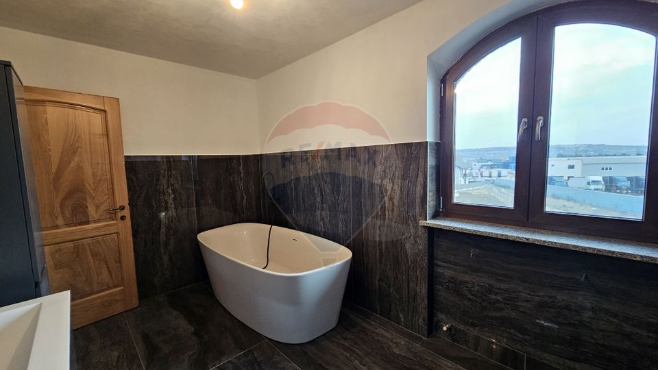 Casă / Vilă de lux, Scheia, Suceava