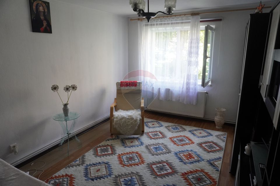 Apartament cu 3 camere/ Str. Cuza Vodă