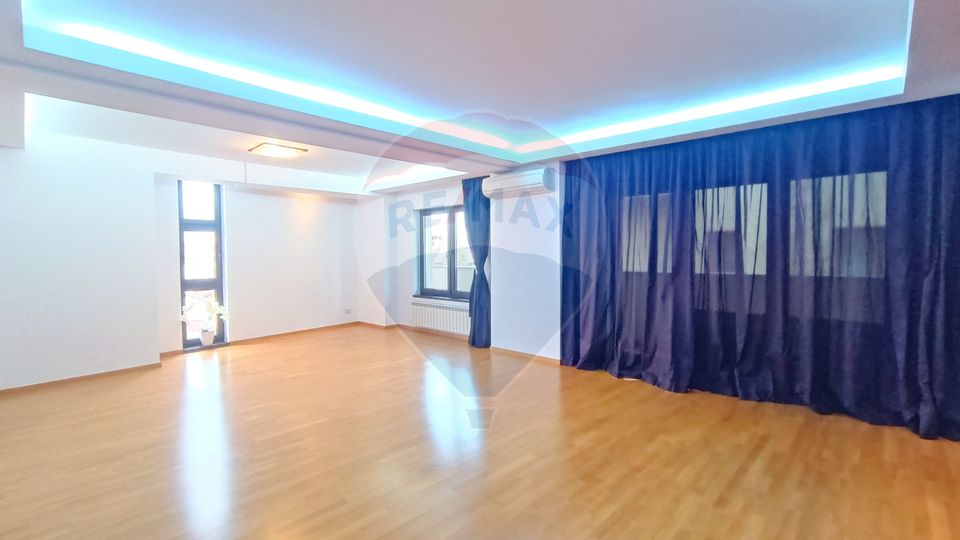 4-rooms apartment for rent in Stefan cel Mare area