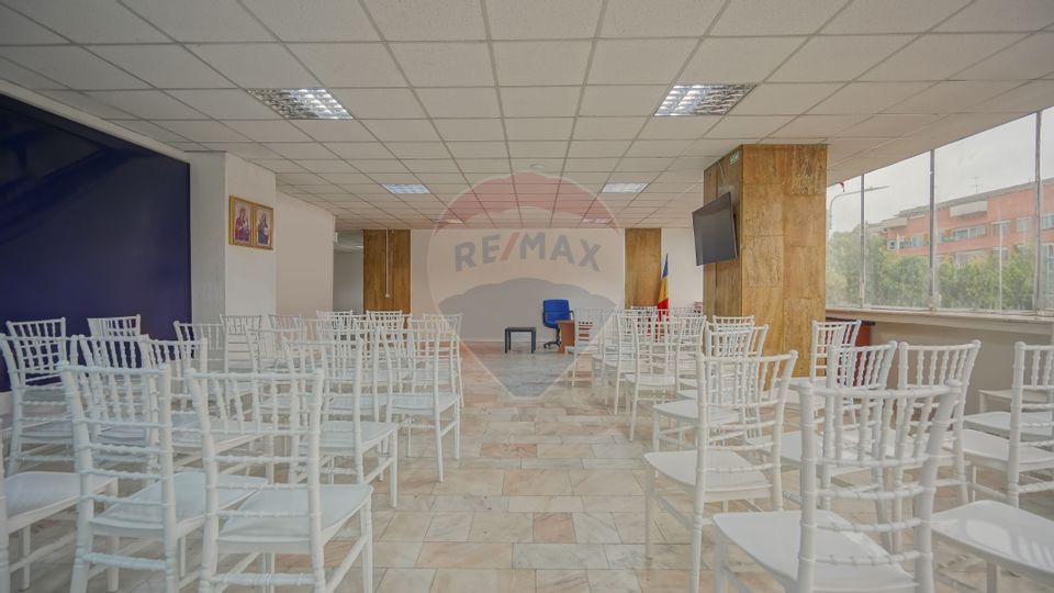 275sq.m Commercial Space for rent, 13 Decembrie area