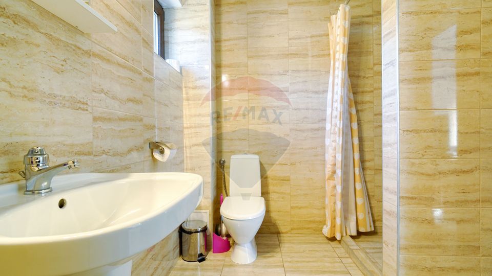 15 room Hotel / Pension for rent