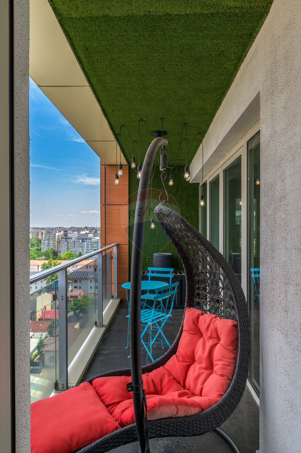 De vanzare | Apartament 3 camere 100 mp, balcon 8 mp | InCity