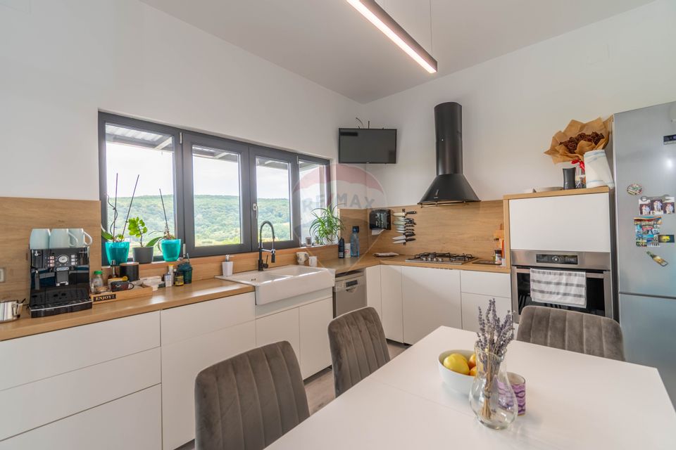 Detached House for Sale / 900 sqm Land, Popesti, Cluj