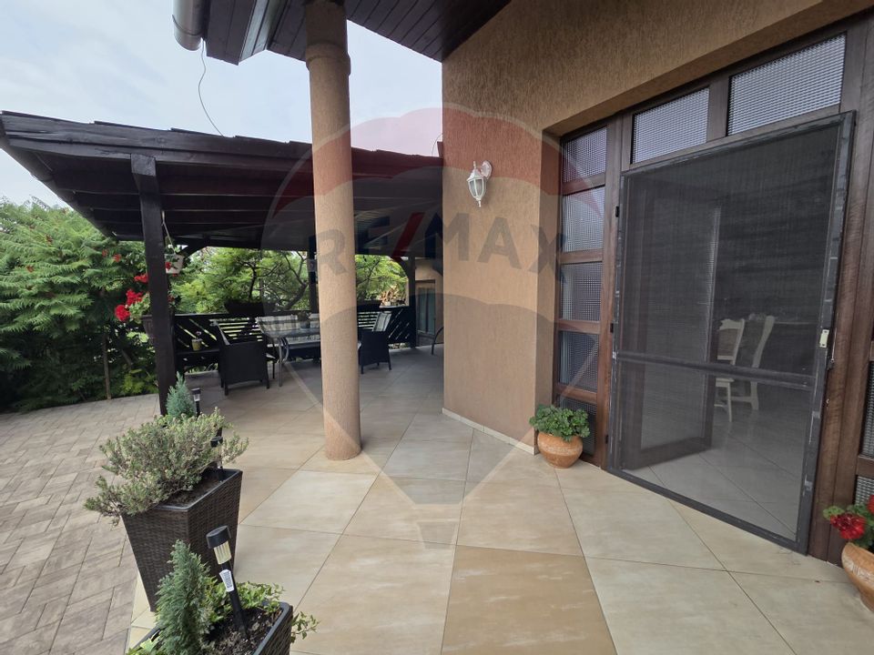 5 room House / Villa for sale, Vest area