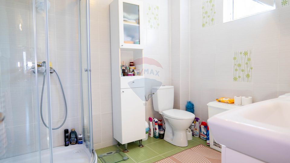 Vanzare vilă Bacu P+1+Pod, livadă, acces rapid A0/A1/Centură