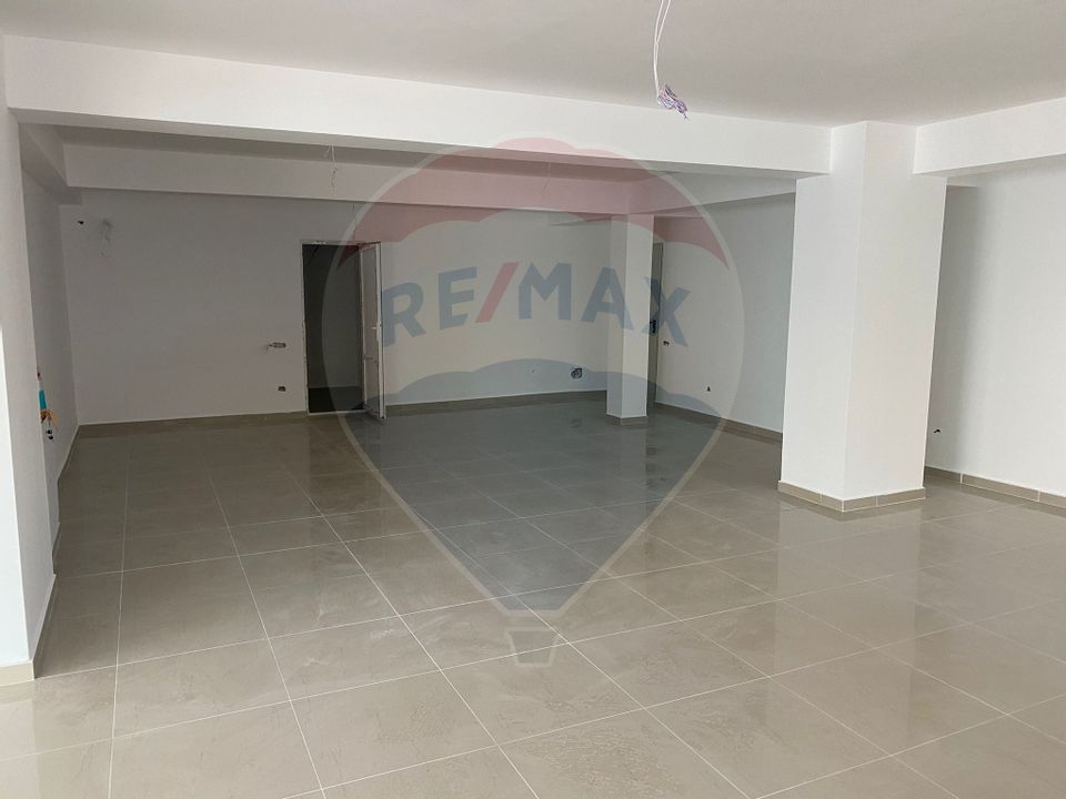 144sq.m Commercial Space for rent, Unirii area