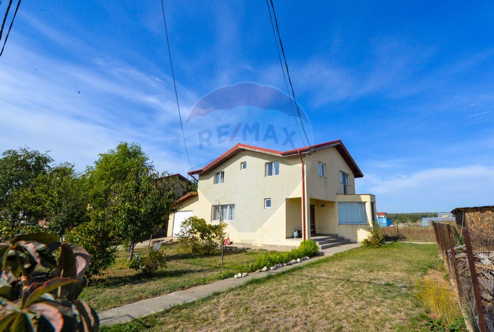 House - Villa with 4 rooms 182 sqm Cosoba - Sabareni - Joita
