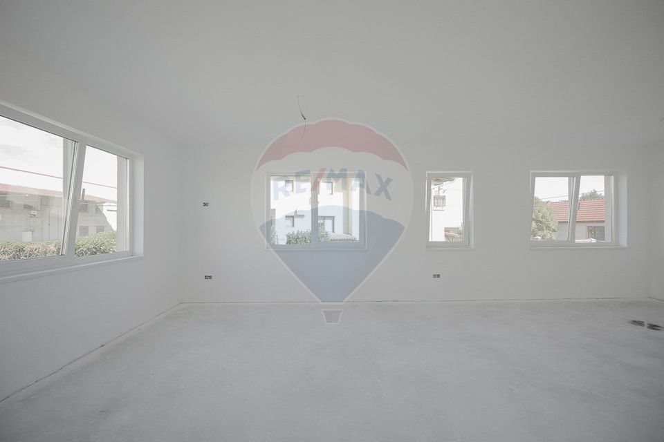 Casă nouă cu 3 Dormitoare, de Vânzare, zona Ioșia