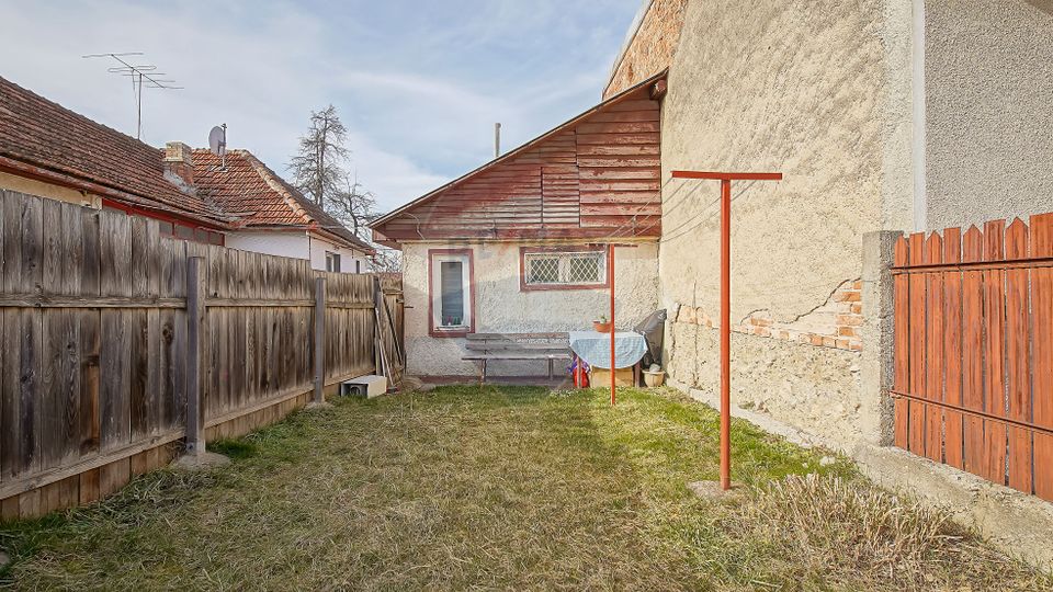 Casă cu două corpuri+teren 230 mp De Vanzare, Strada Carierei, Brașov