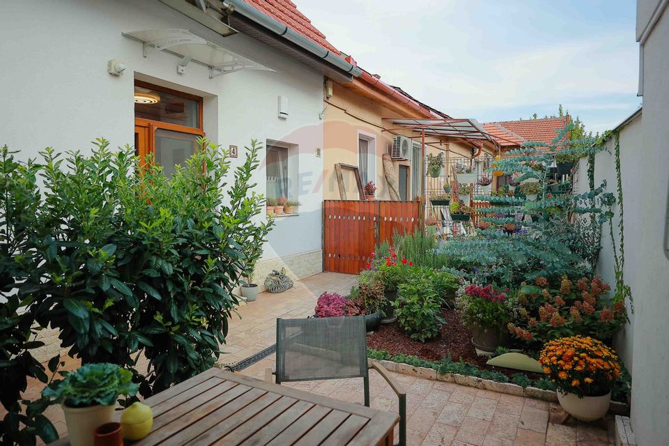 5 room Apartment for sale, Central area