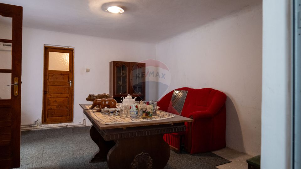 Oferta - casă de vânzare  si teren 241 mp, în zona Andronache