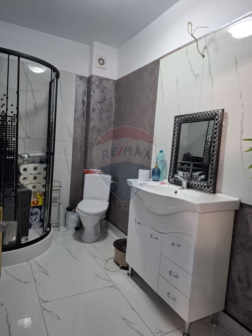 Spațiu comercial de vânzare –2 camere, parter, IDEAL PENTRU INVESTITIE