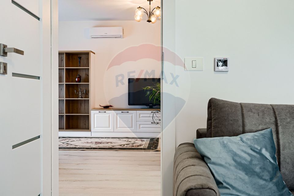 Apartament modern 3 camere, cu parcare, de închiriat la Adora Park