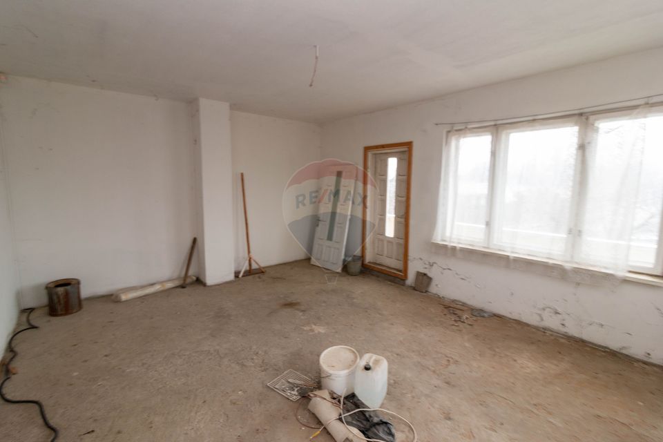 Villa with 7 rooms for sale in the Central area of Aleea Grivitei