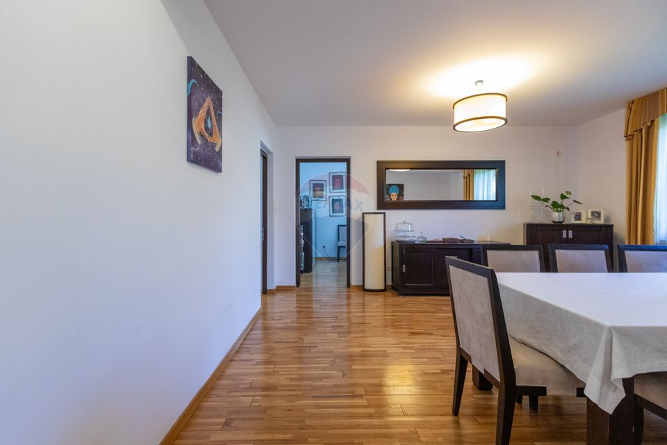 Vilă cu 7 camere de vânzare în zona Centrală Orașul  BUHUȘI