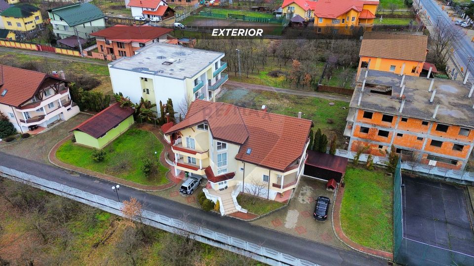 10 room House / Villa for sale, Independentei area