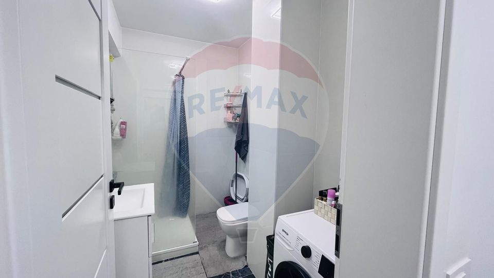 Apartament cu 3 camere de vânzare în zona Nufarul