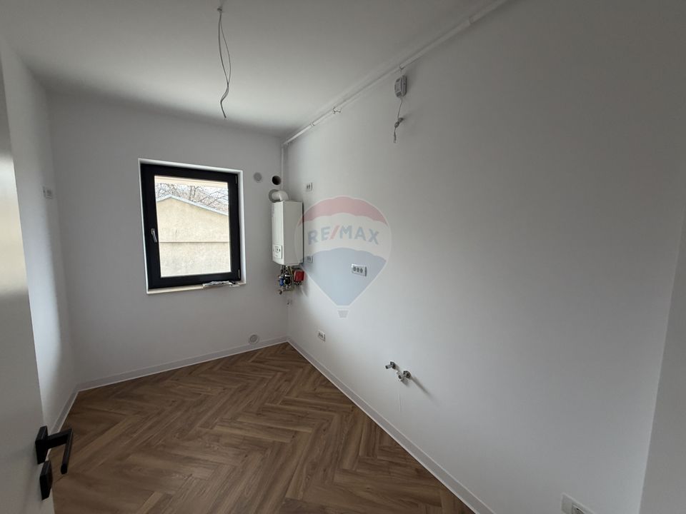 Apartament 3 camere bloc nou zona Finante