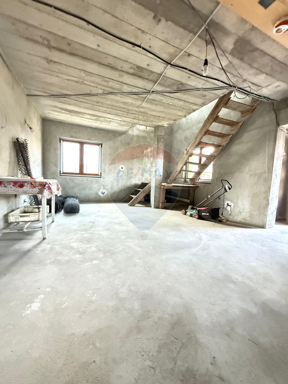 Casă / Vilă cu 5 camere de vânzare în zona Central Gura Humorului