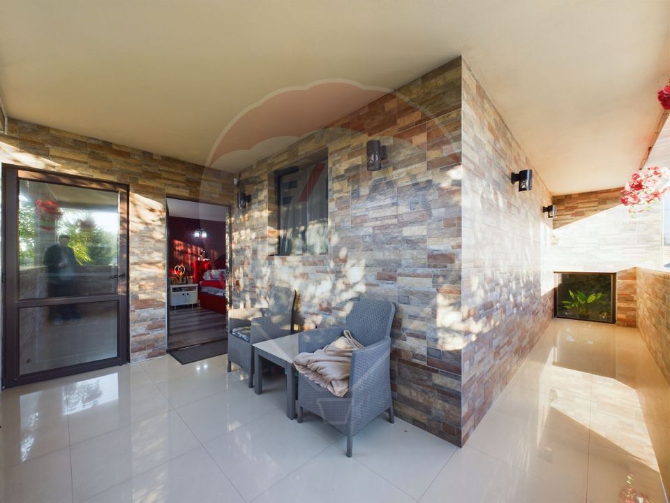 Casă / Vilă 5 camere + Mansarda Foarte Spatioasa